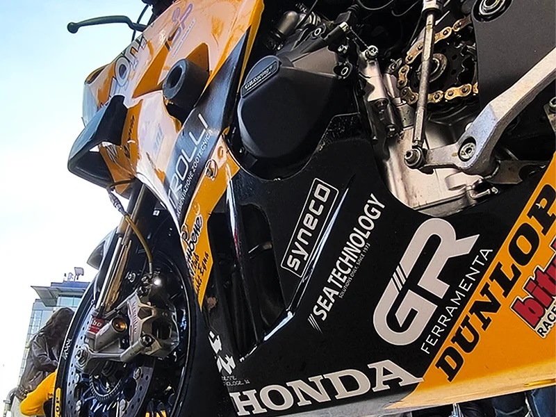 primo-piano-di-moto-per-gara